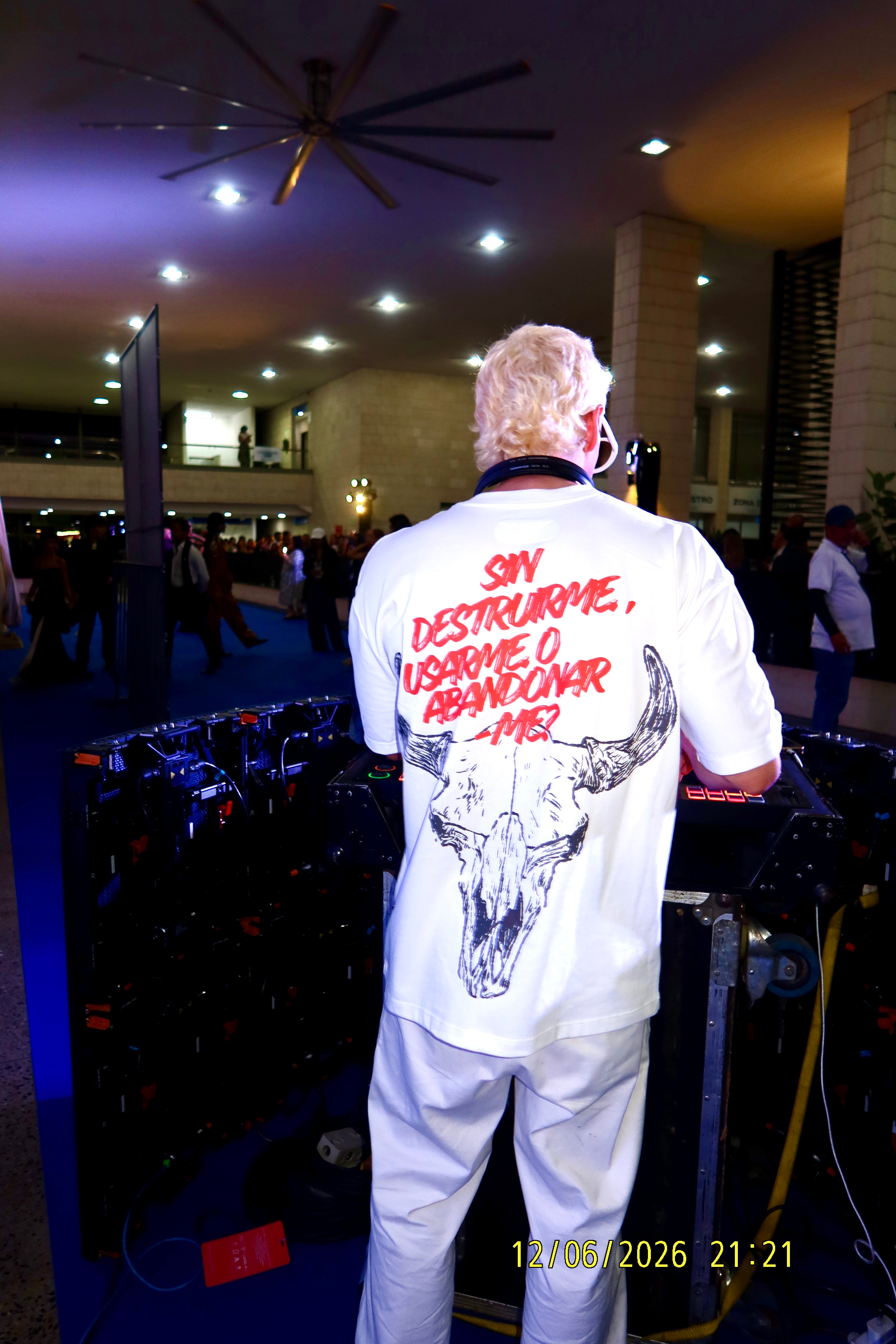 VERME DE VERDAD 310G TEE — WHITE / RED — CALI FASHION WEEK 2026