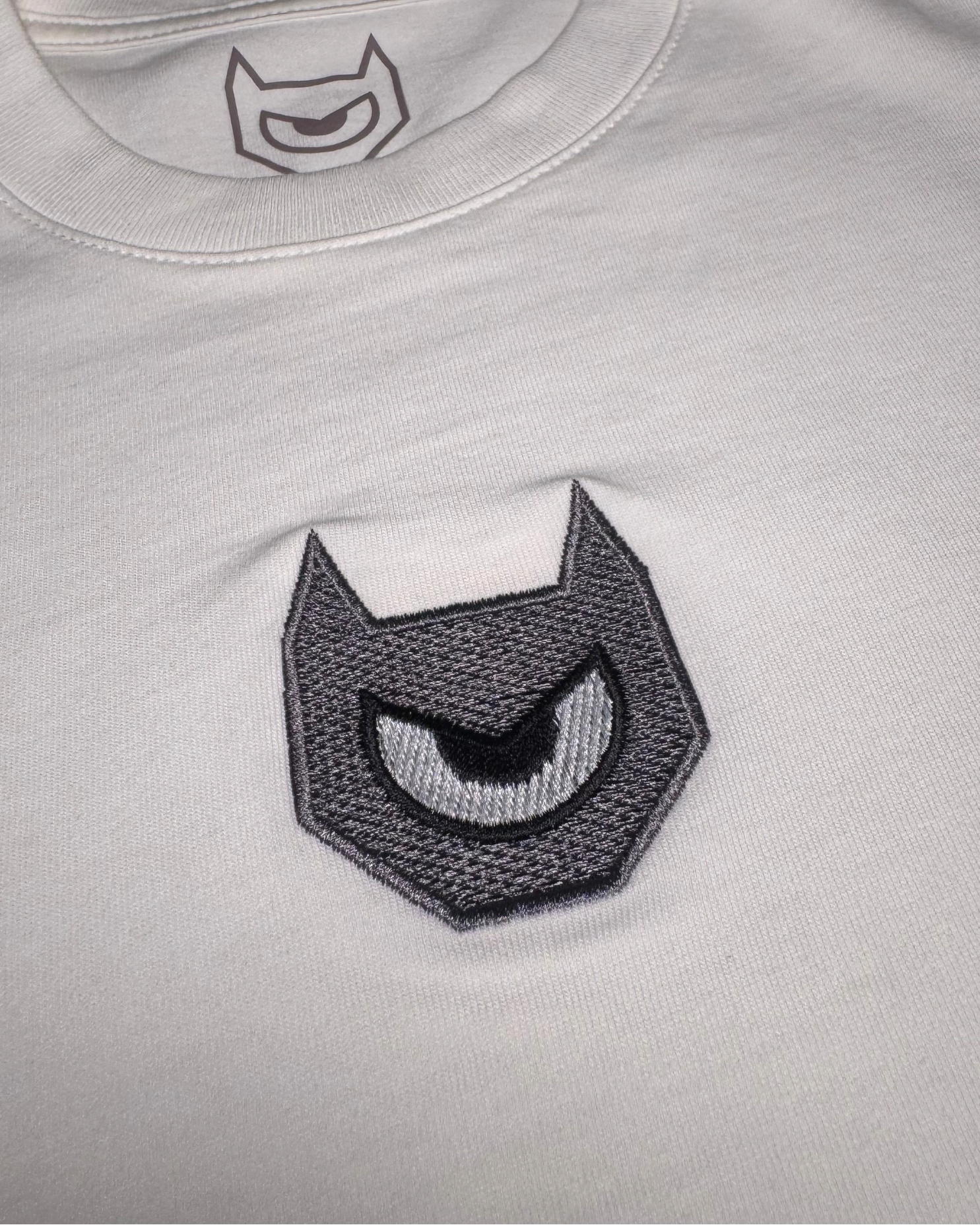 TRUST FUND 250G TEE — IVORY / GREY