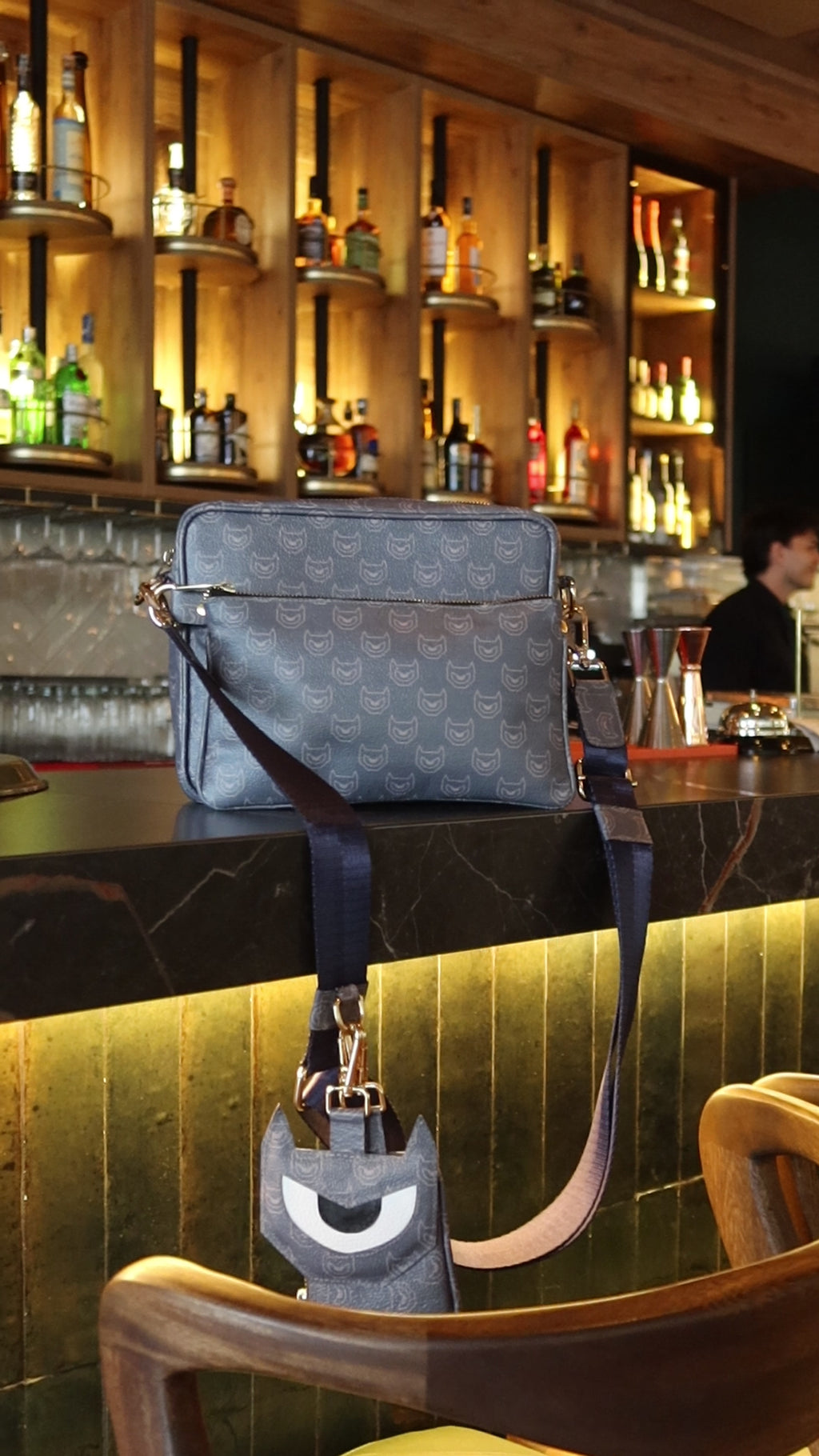 PULGA CROSSBODY 01 — SHADOW GREY